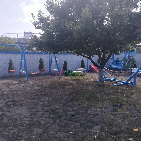 Blue אכסניה יורילובקה